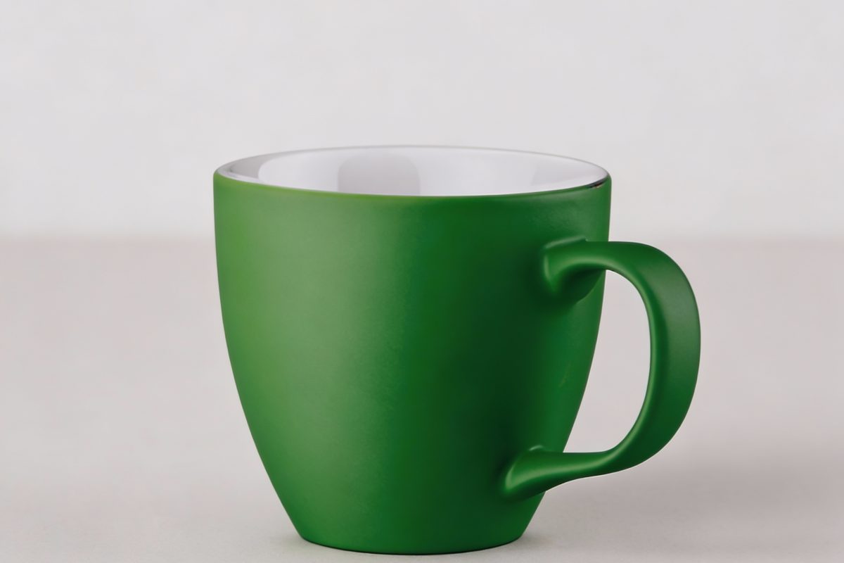 freepik__igual-a-la-que-he-subido-con-la-taza-verde-encuadr__41662